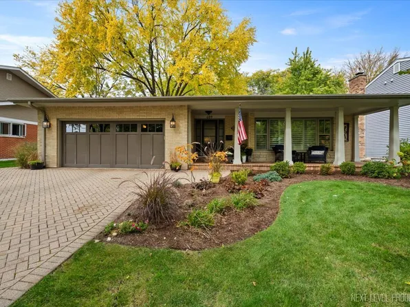 609 Bowling Green Ct, Naperville, IL 60563