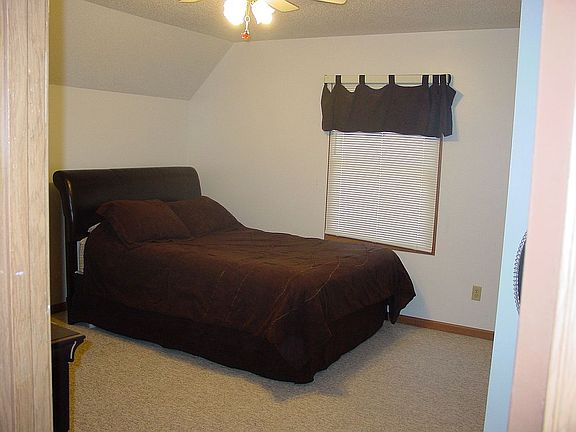 1 of 2 upstairs bedrooms