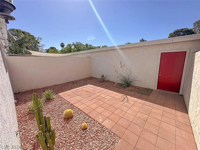 641 Pecos Way — Photo 7