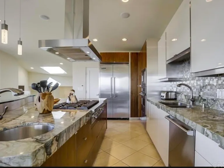 1518 Monmouth Dr — Photo 5