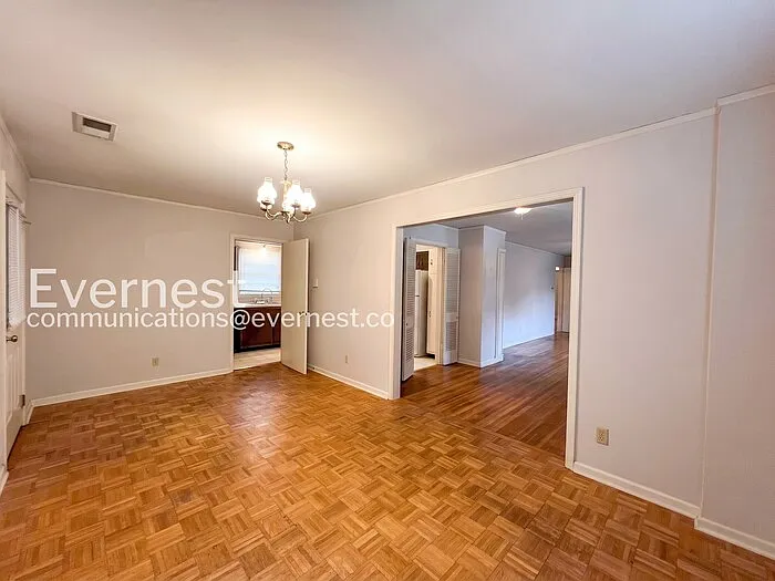 4984 Welchshire Ave — Photo 9