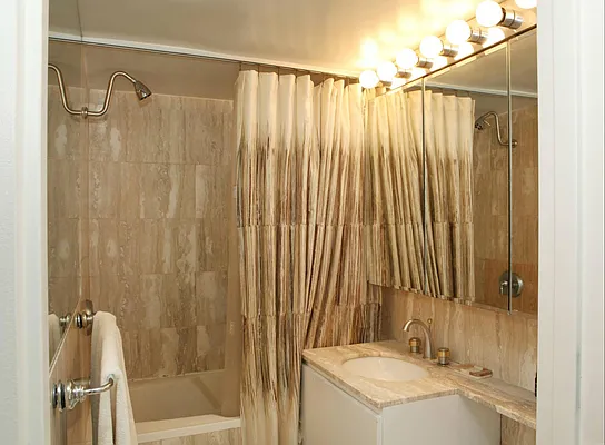 Rented by Keller Williams NYC | media 25