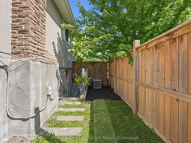32 Courtice Cres — Photo 23