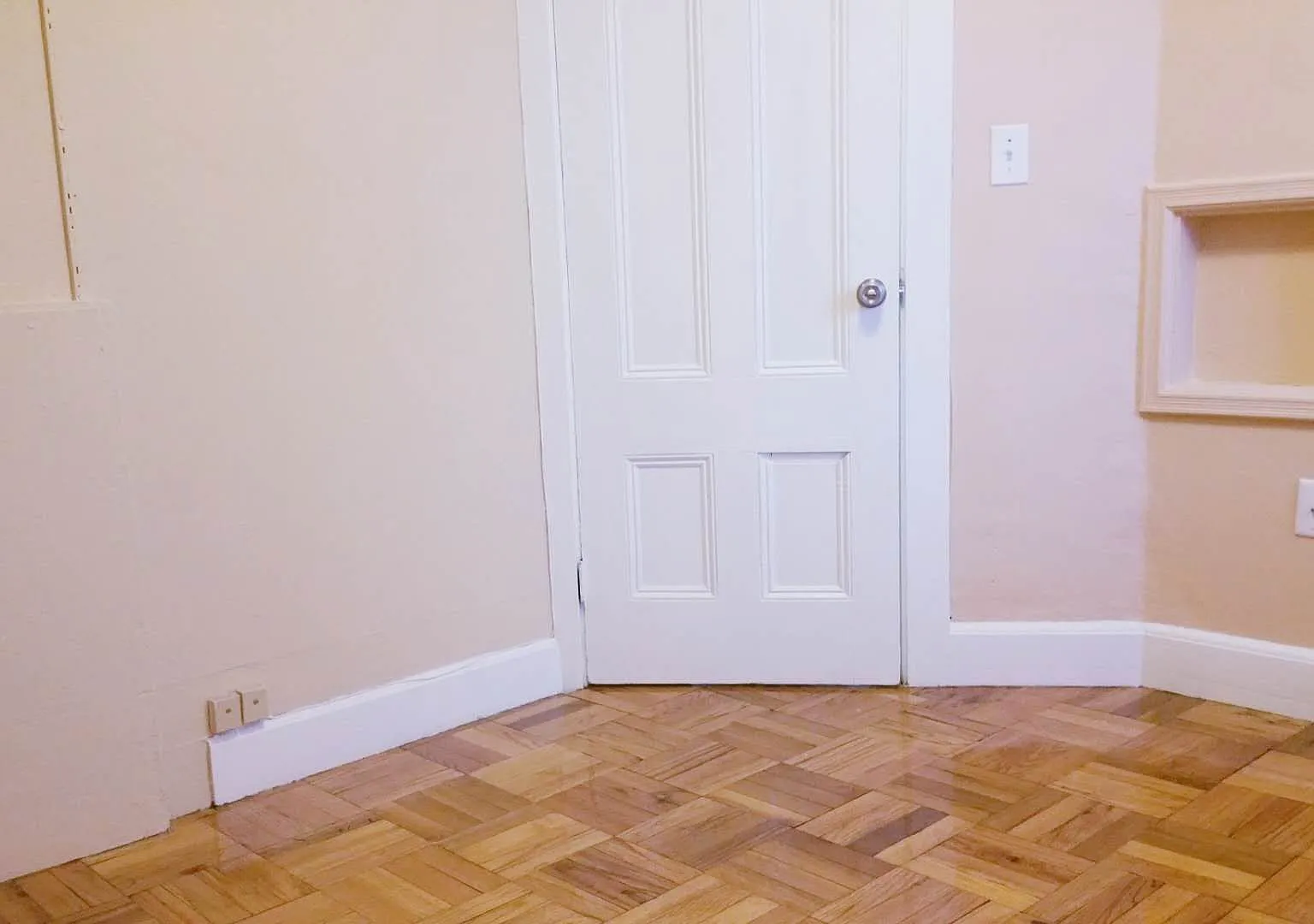 4 bed, 1250 sqft, $800 — Photo 1