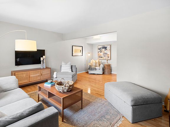 2nd image of 1515 Hemphill Dr