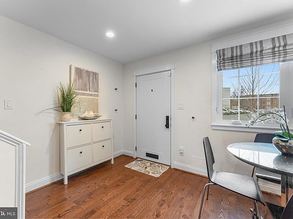 4th image of 1527 K St SE