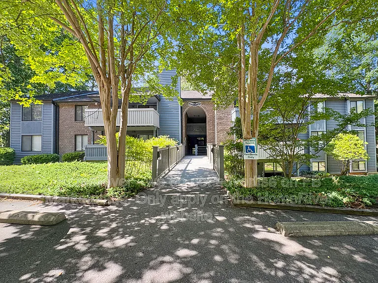 2921 Oaktop Cir — Photo 13