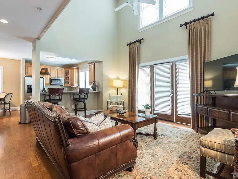 613 W Cabarrus St #202 — Photo 8