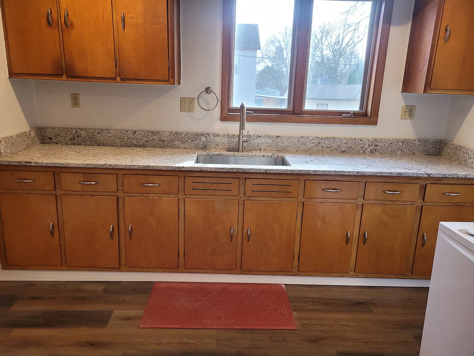 2905 Burden — Photo 2