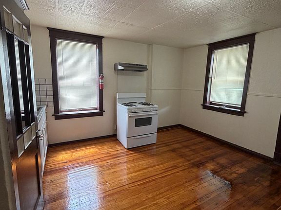 2nd image of 4233 California Ave #2