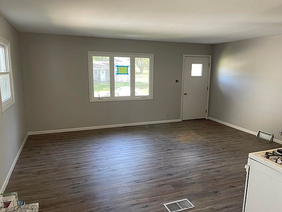 4th image of 116 Hawthorne Dr