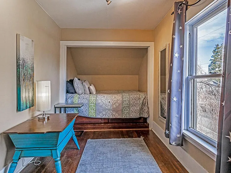 504 Newport Ave — Photo 19