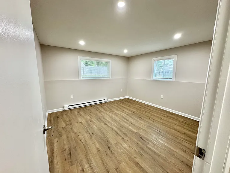 328 Greenwood St #B14 — Photo 5
