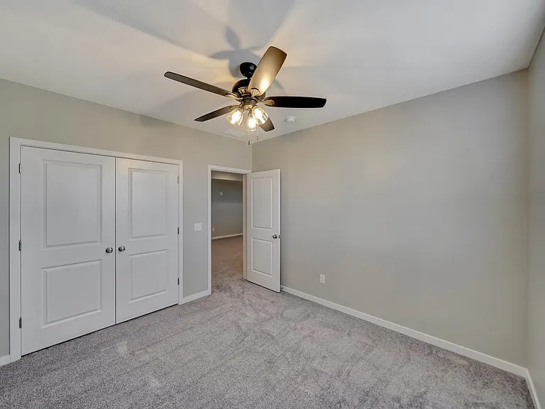 9049 S 42nd St — Photo 37