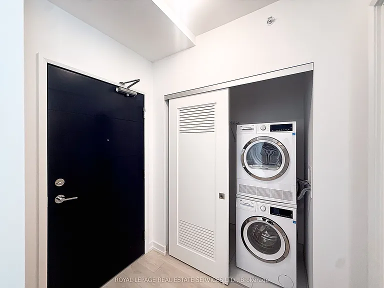 75 James St S #315 — Photo 17