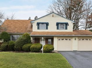 60 Michael Dr, Westfield, NJ