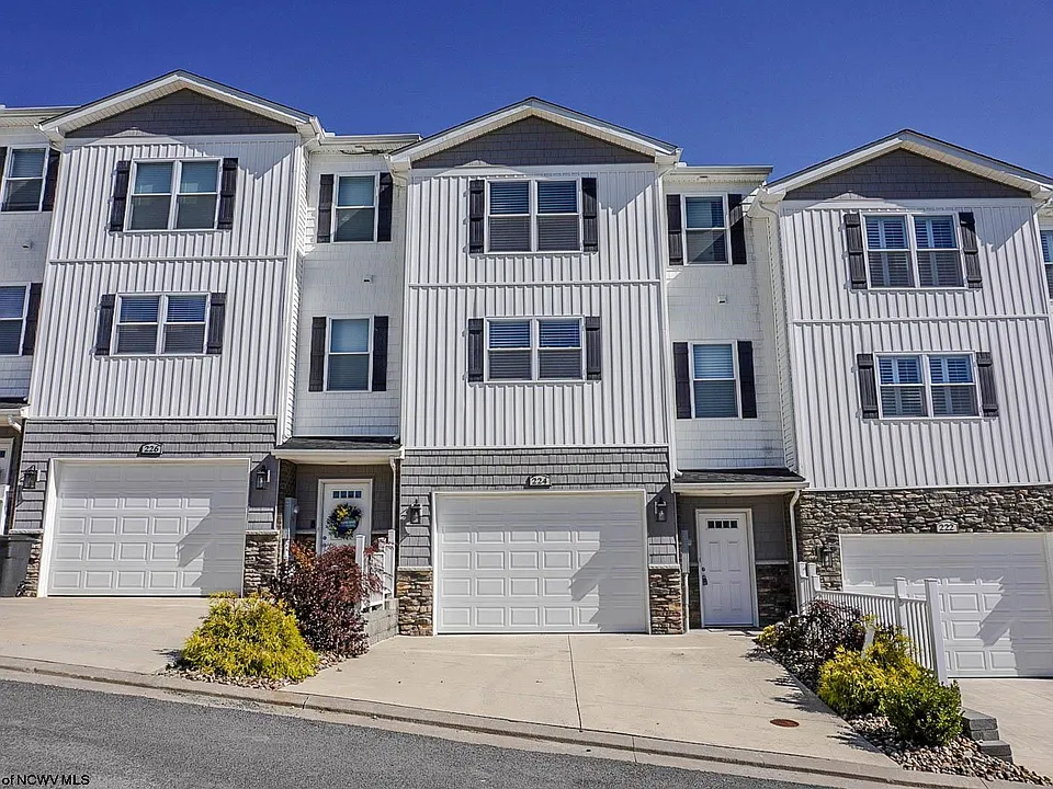 224 Red Oak Ln