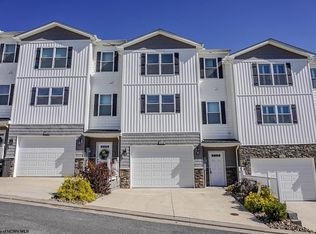 224 Red Oak Ln, Westover, WV 26501