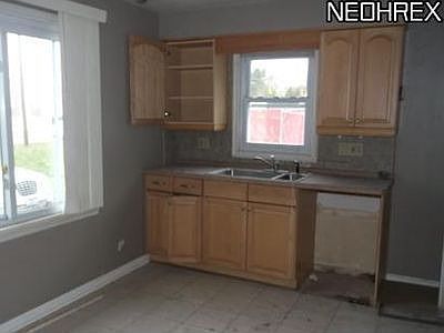 2nd image of 27 Wildwood Dr