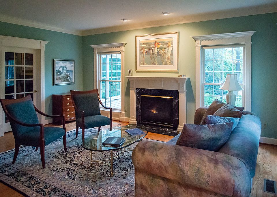 9 Surrey Hill Ln, Pittsford, NY 14534 | Zillow