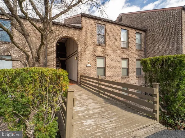 5 Fairway Rd, Reading, PA 19607