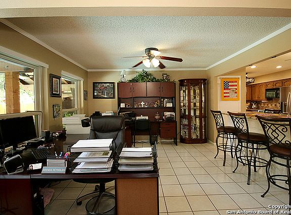 4th image of 15910 Crepe Myrtle St
