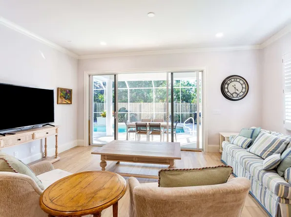 828 110th Ave N #Id1504175p, Naples, FL 34108