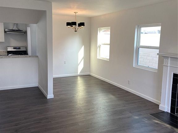 4th image of 11849 Strathern St