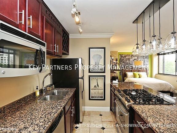 4th image of 700 E 8th St Unit 9F