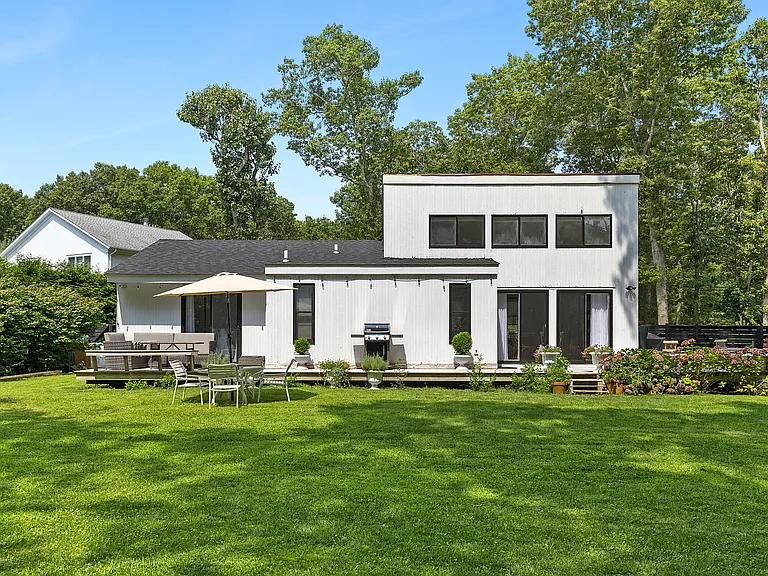 18 Manor Ln — Photo 11
