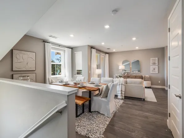 3 Lisbon Ln, Redwood City, CA 94063