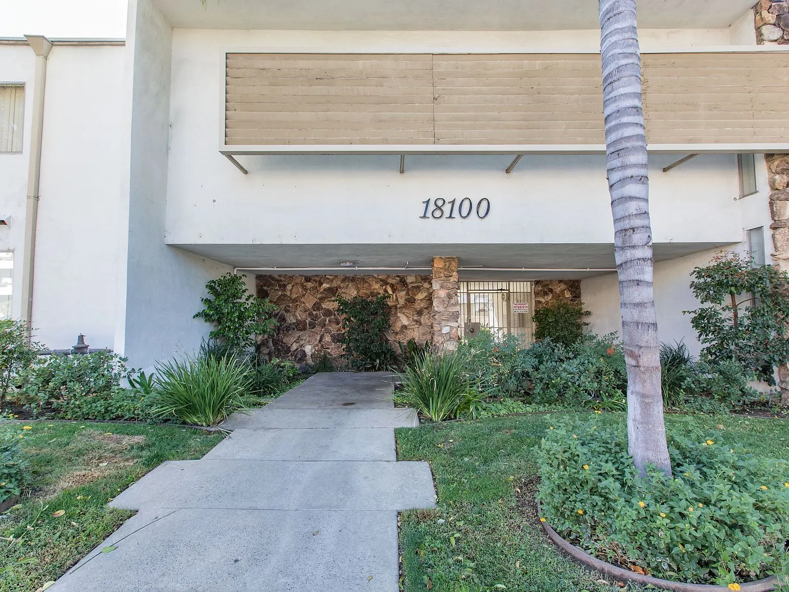 18100 Roscoe Blvd Northridge, CA 91325 — Photo 2