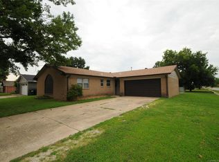302 E 19th St, Owasso, OK 74055