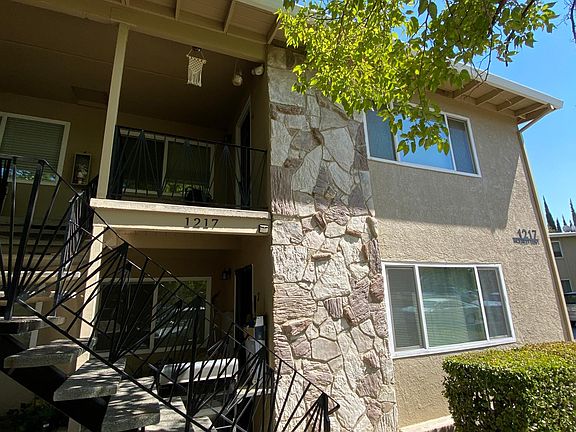 3rd image of 1217 McKinley Dr #4