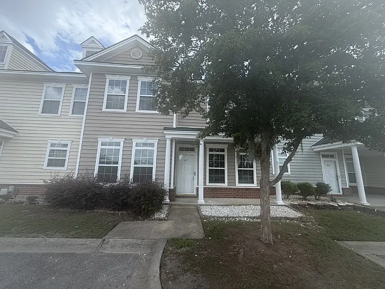 607 Atkinson Dr — Photo 1