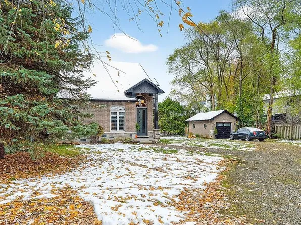 153 Blair Ln, Hamilton, ON L9G 1B8