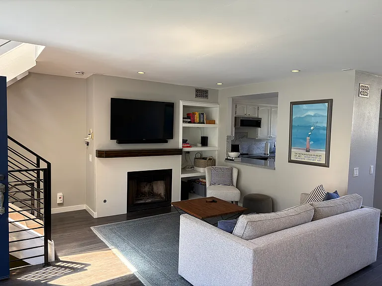 1660 Chalcedony St #K — Photo 2