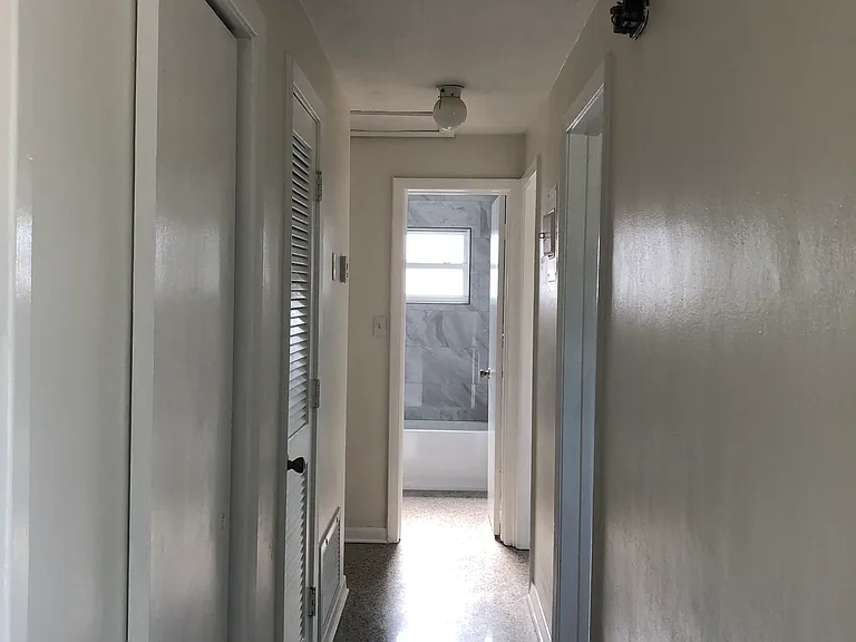 1209 Forester Ave — Photo 12