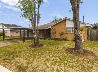 1605 Marlock Ln, Pasadena, TX 77502
