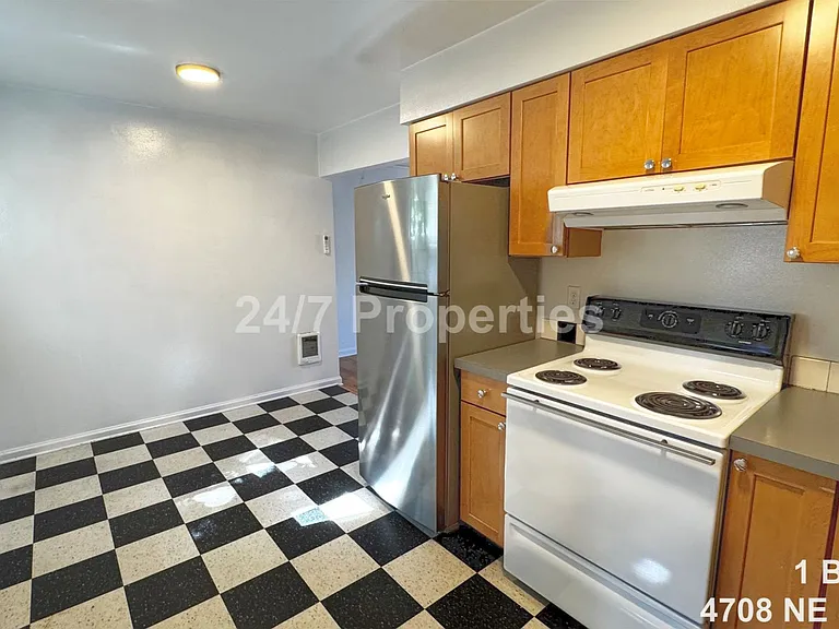 3311 NE Going St — Photo 5