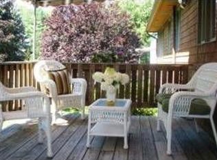 3 Crabapple Ln, Smithfield, RI 02828