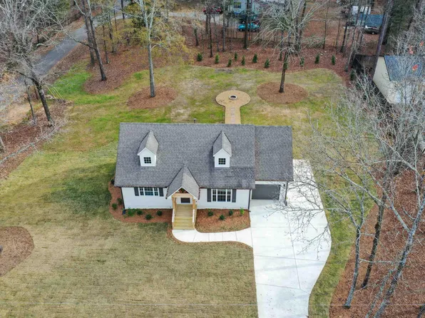 279 Mays Bend Dr, Pell City, AL 35128