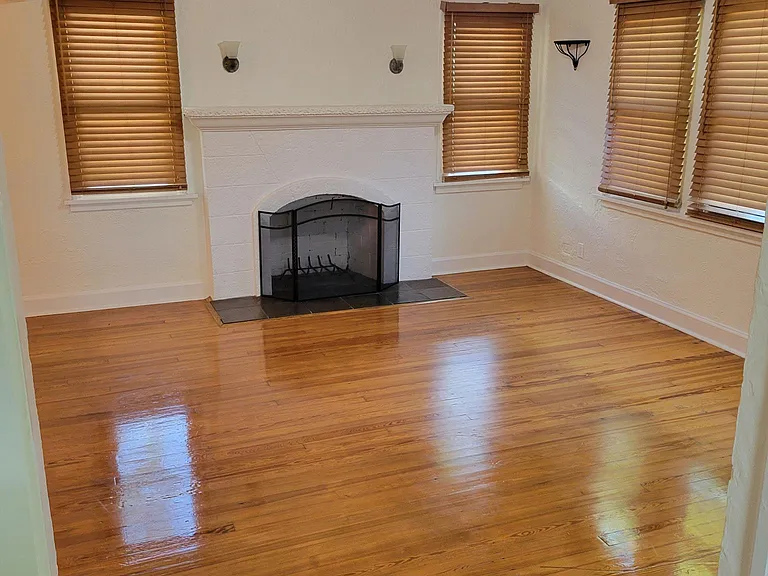 430 Monroe Dr — Photo 6