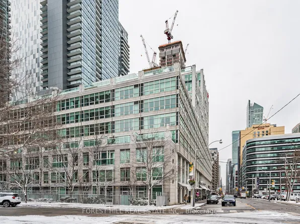 350 Wellington St W #424, Toronto, ON M5V 3W9