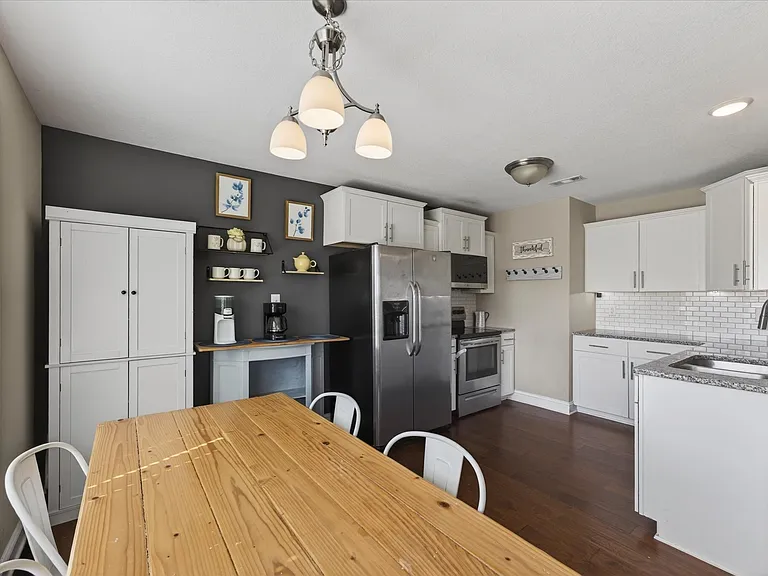 1044 Charles Thomas Dr — Photo 14