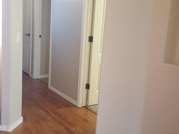 4th image of 7319 W Park St
