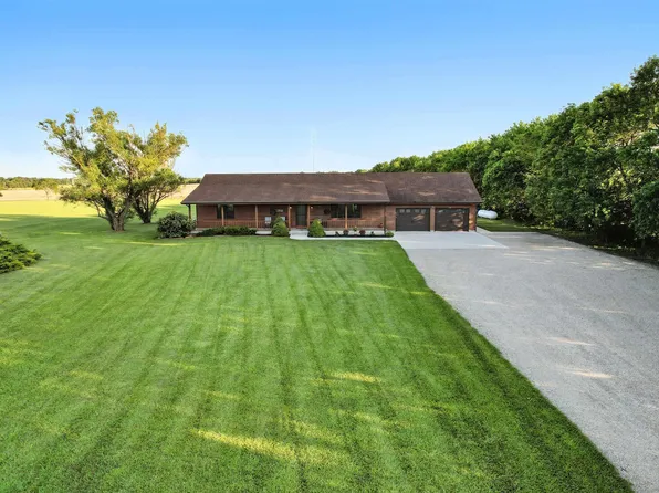 5607 SE 61st St, Berryton, KS 66409