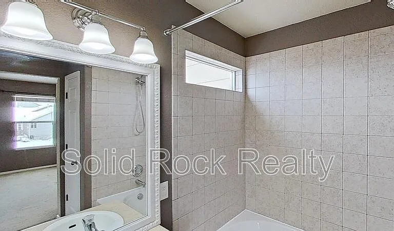 4642 Crow Creek Dr — Photo 14
