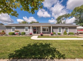 1455 Sunrise Blvd, Monroe, MI 48162