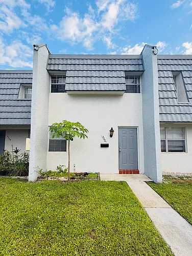 3740 NW 21st St Photo 1